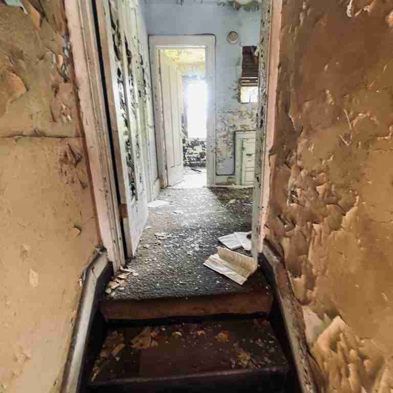 3328 Blaine (32).jpg